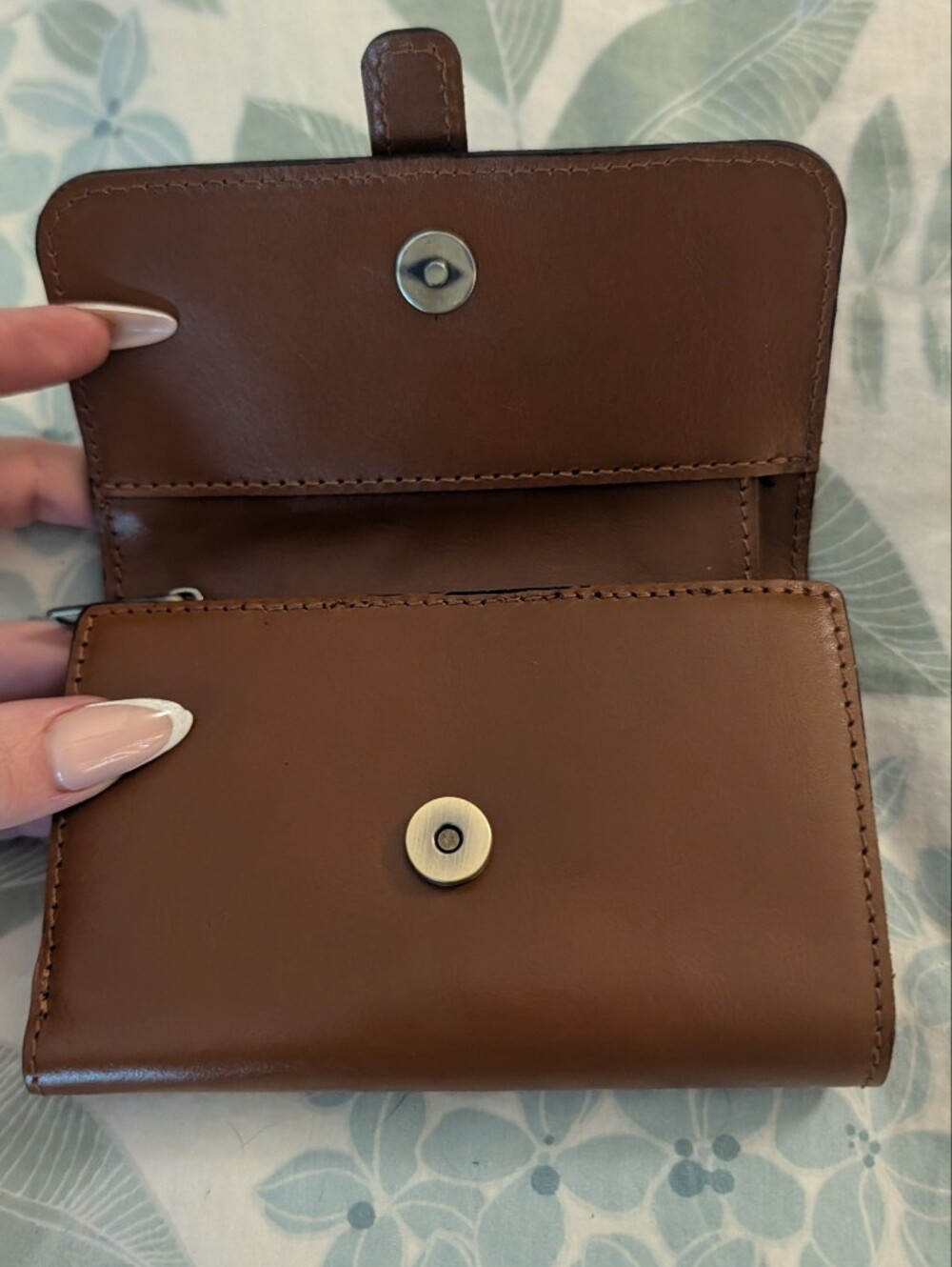 Patricia Nash Perla Tri-fold Heritage Leather Wallet in Tan Italian Leather - Picture 7 of 9